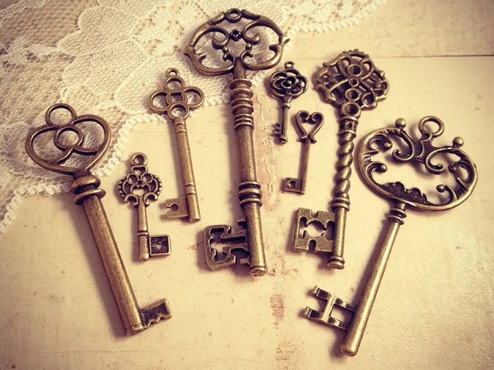 golden power key charms