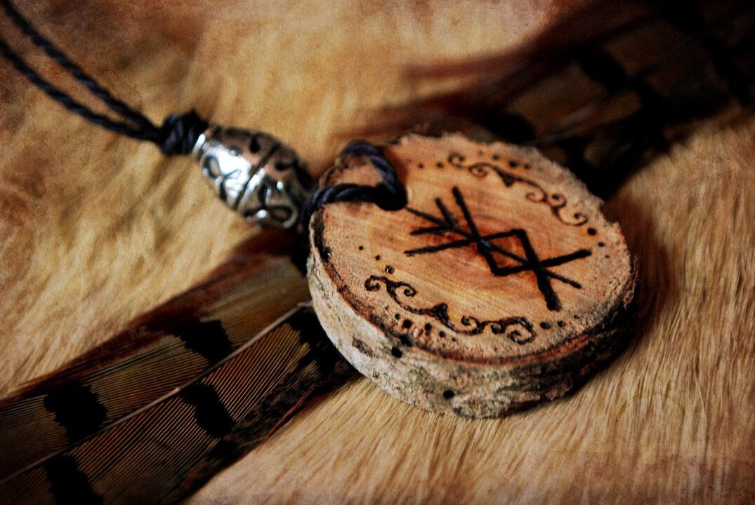 charms with runes for good luck pictures 2